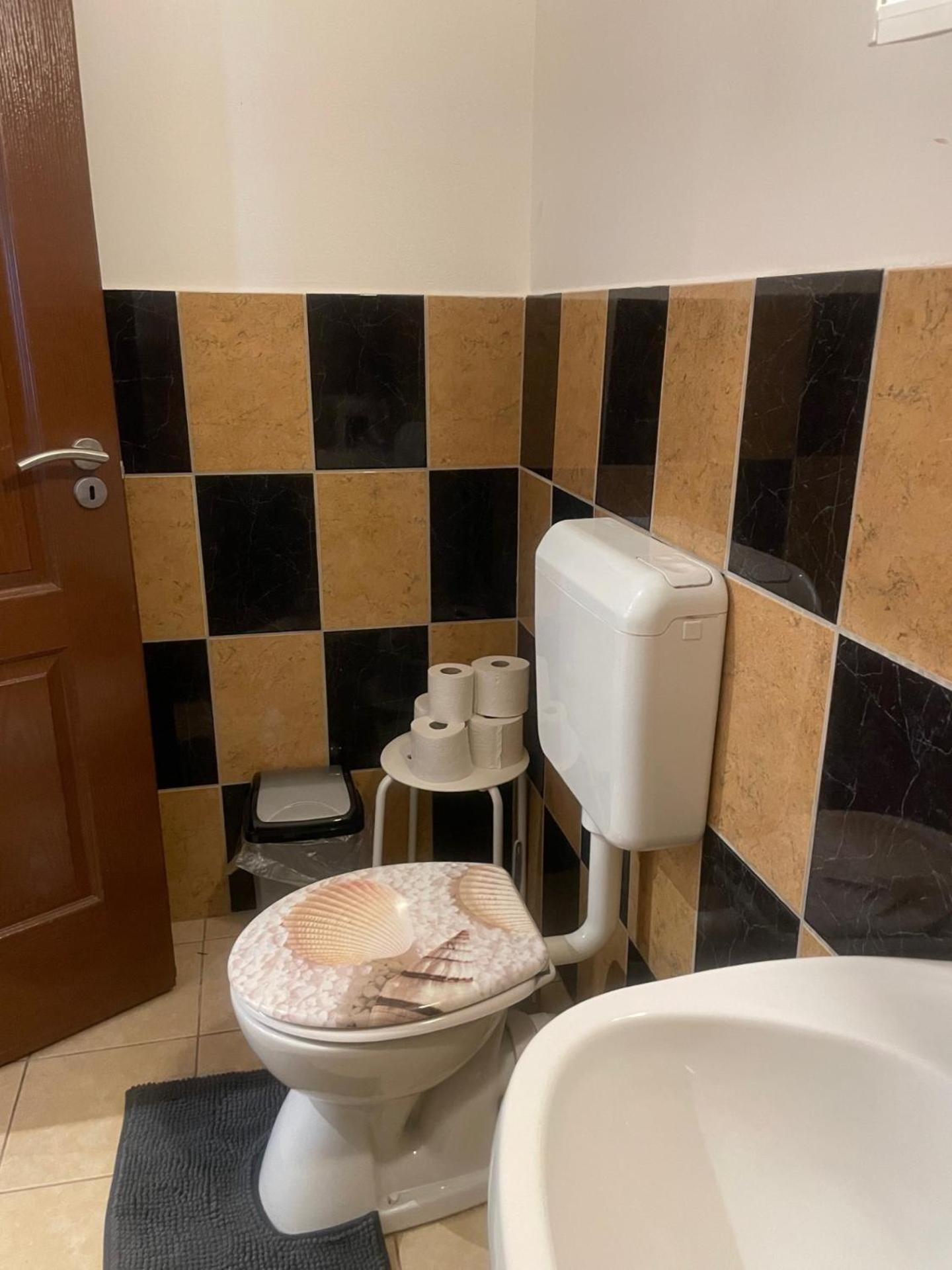 Arthaus Roenoek Appartement Ronok Buitenkant foto